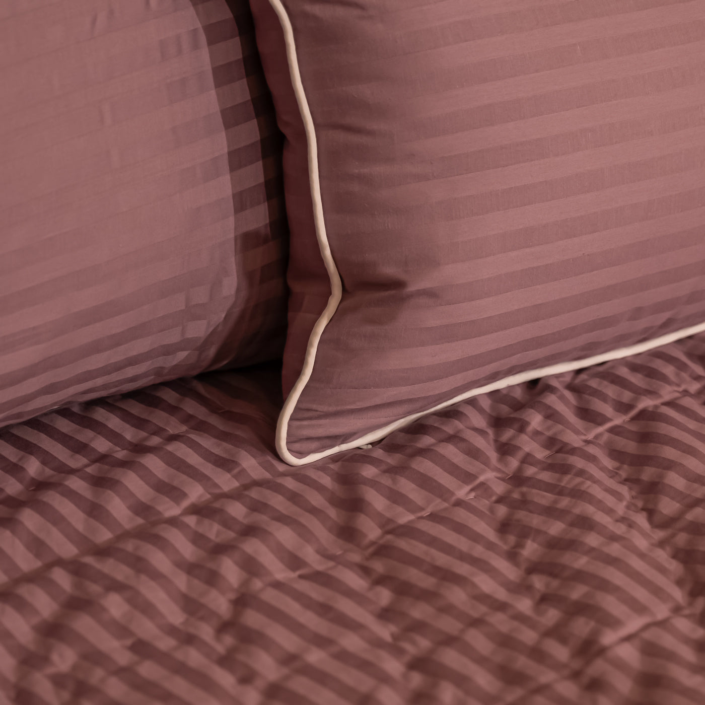 Palace Suite BEDDING SET (4 PIECE SET)