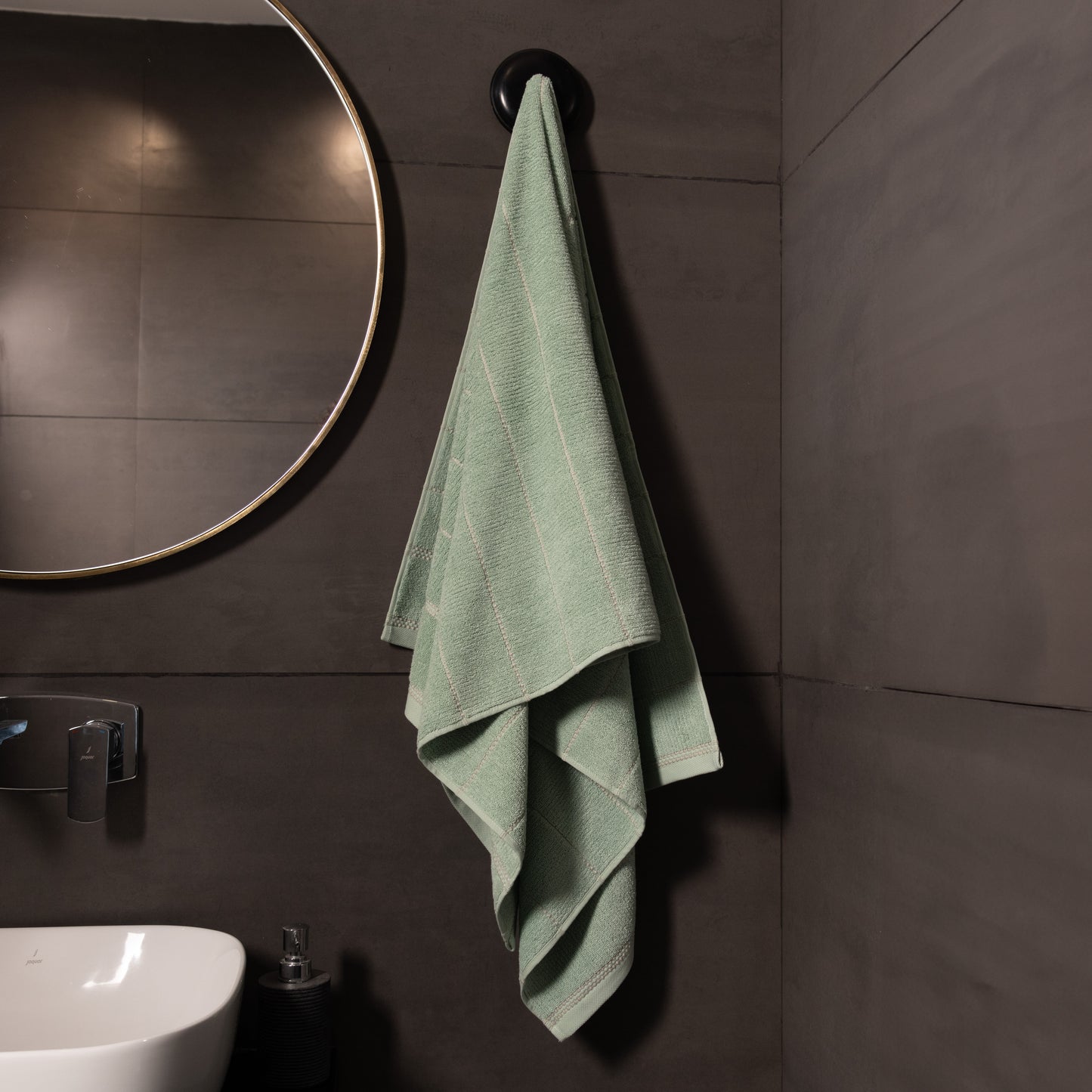 SYMMETRY GREEN - 1 BATH TOWEL