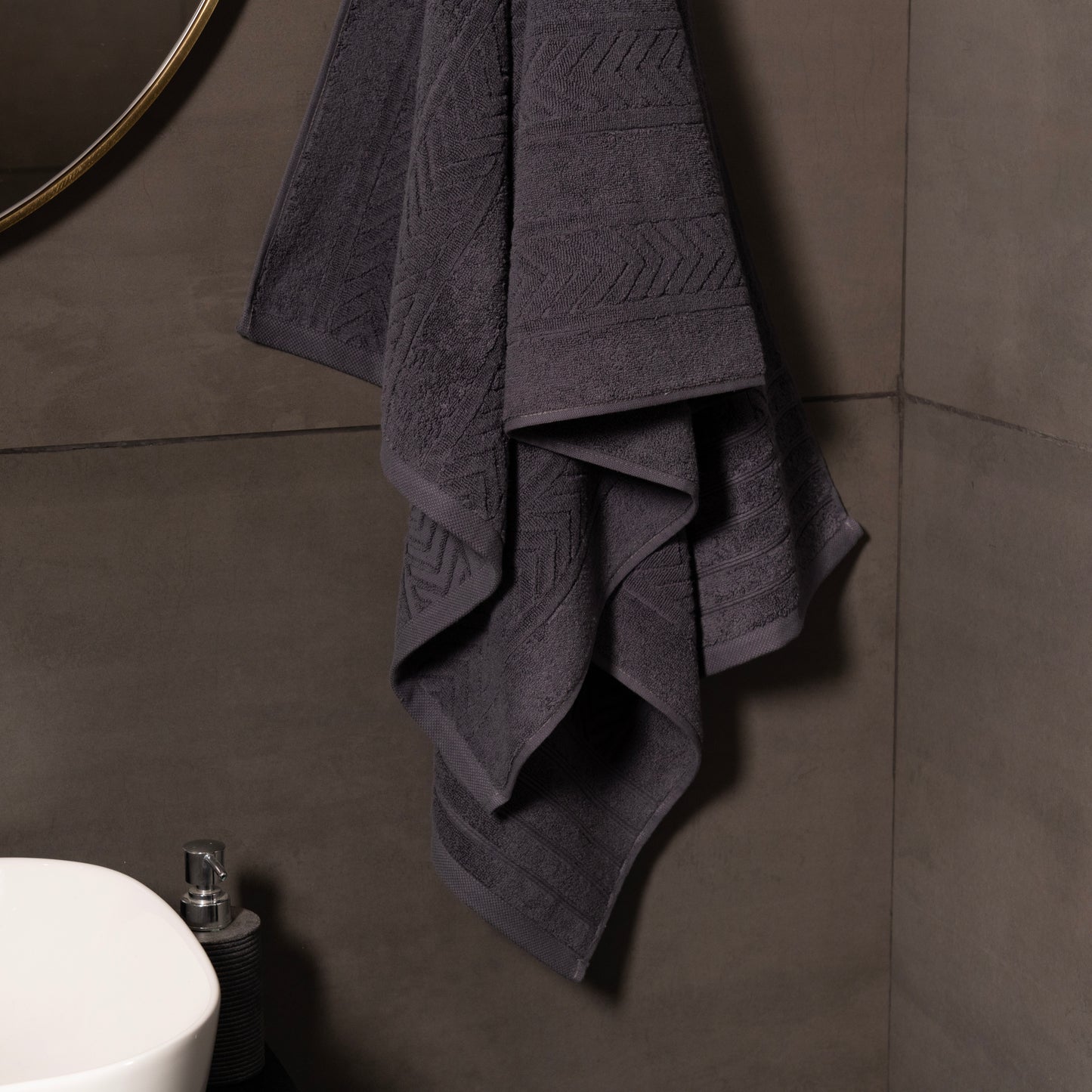 PLACID MAGNET - 1 BATH TOWEL