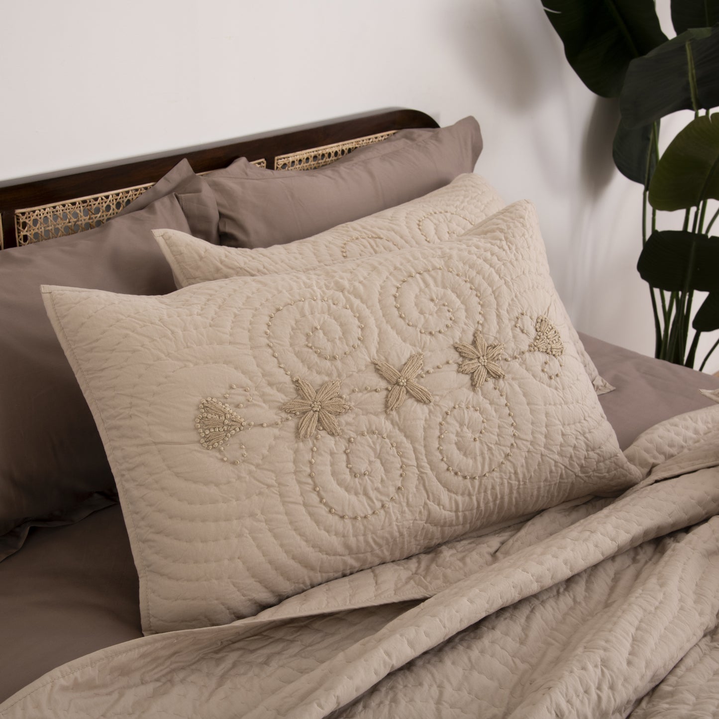 NEST BEDSPREAD SET