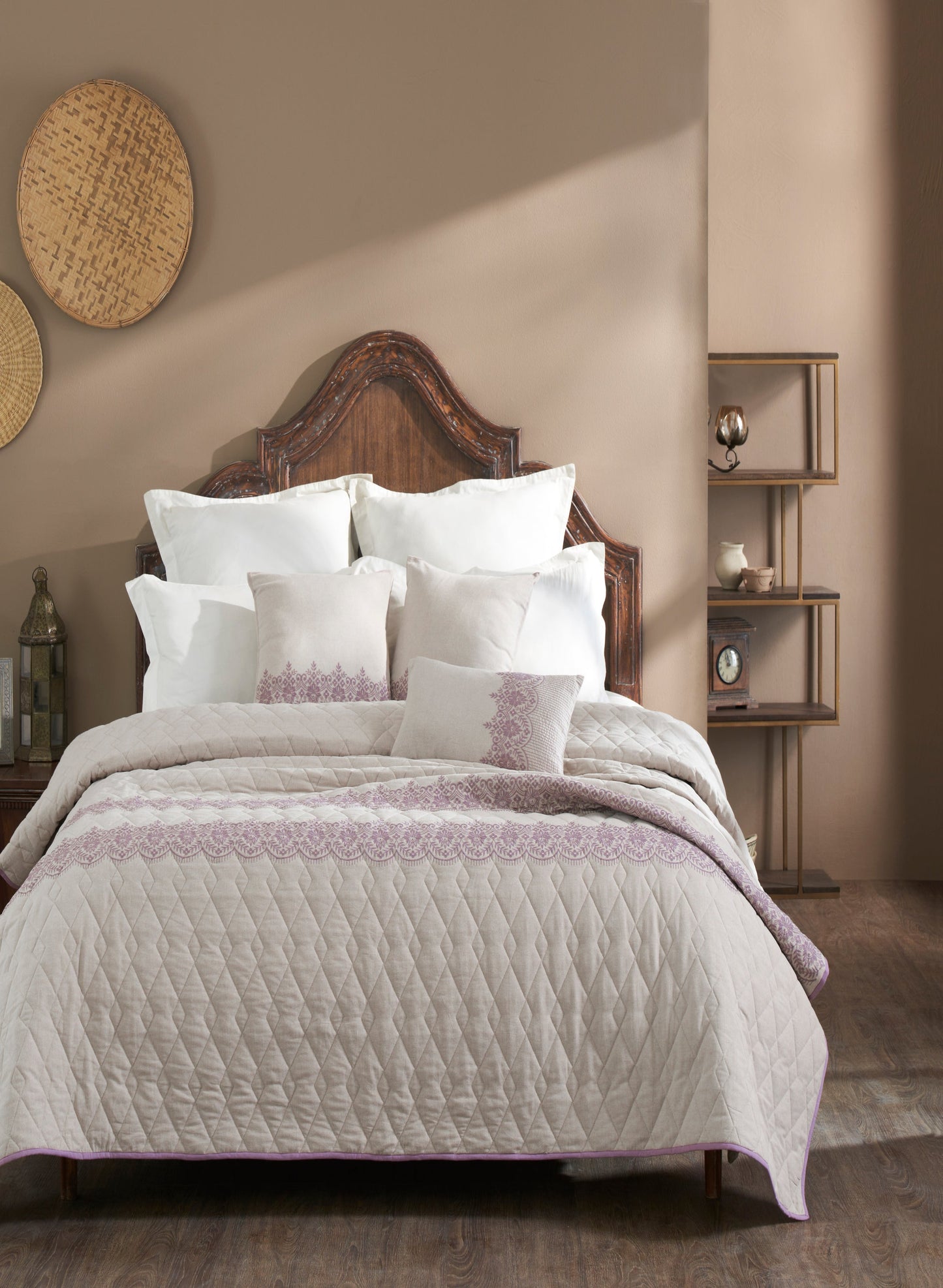 Tarpo Embroidered Bedding Se