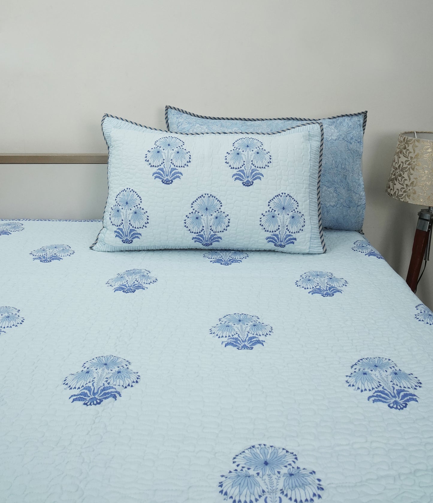 BLUE MAEDOW BEDCOVER SET (3 PIECE SET)