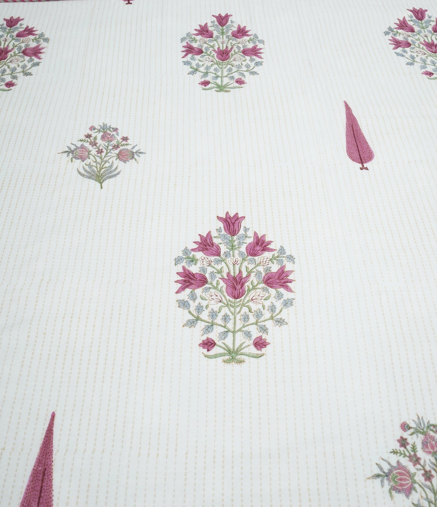 ORCHID DREAM BLOCK PRINTED DOHAR