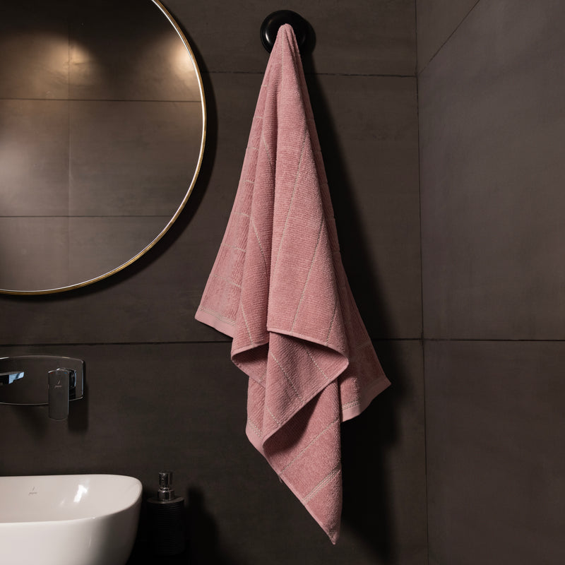 SYMMETRY PINK - 1 BATH TOWEL