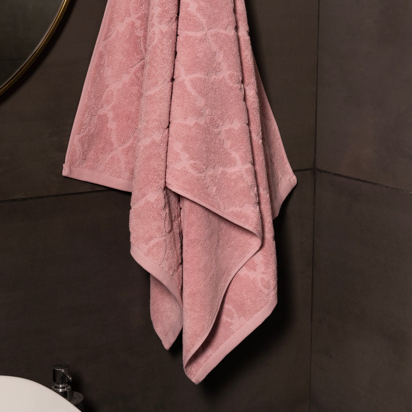 FORM PINK - 1 BATH TOWEL