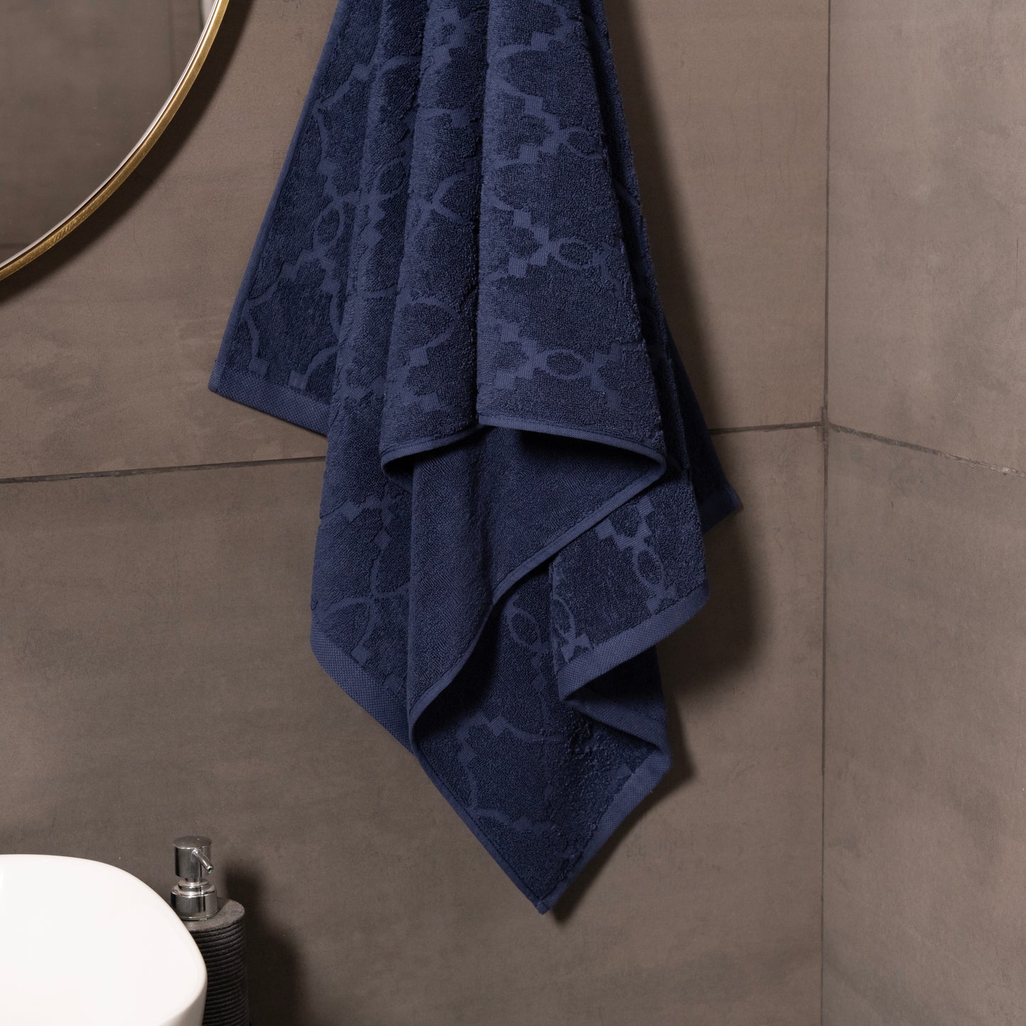 FORM DARK BLUE - 1 BATH TOWEL