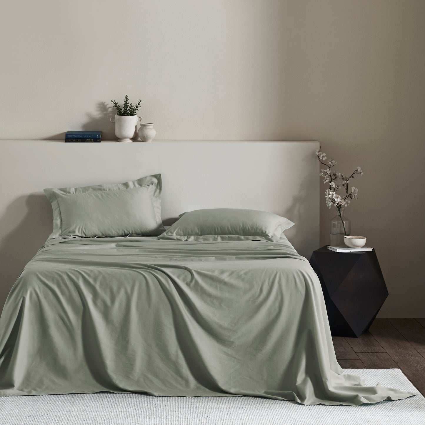 FEATHER STITCH PLAIN BEDSHEET - 300TC