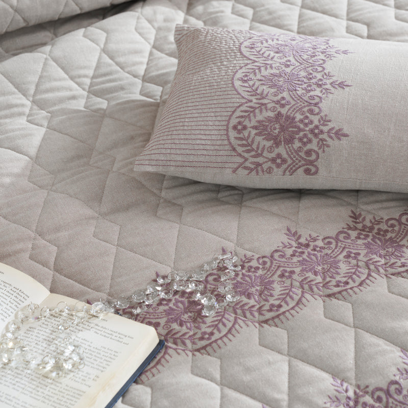 TARPO EMBROIDERED BEDDING SET