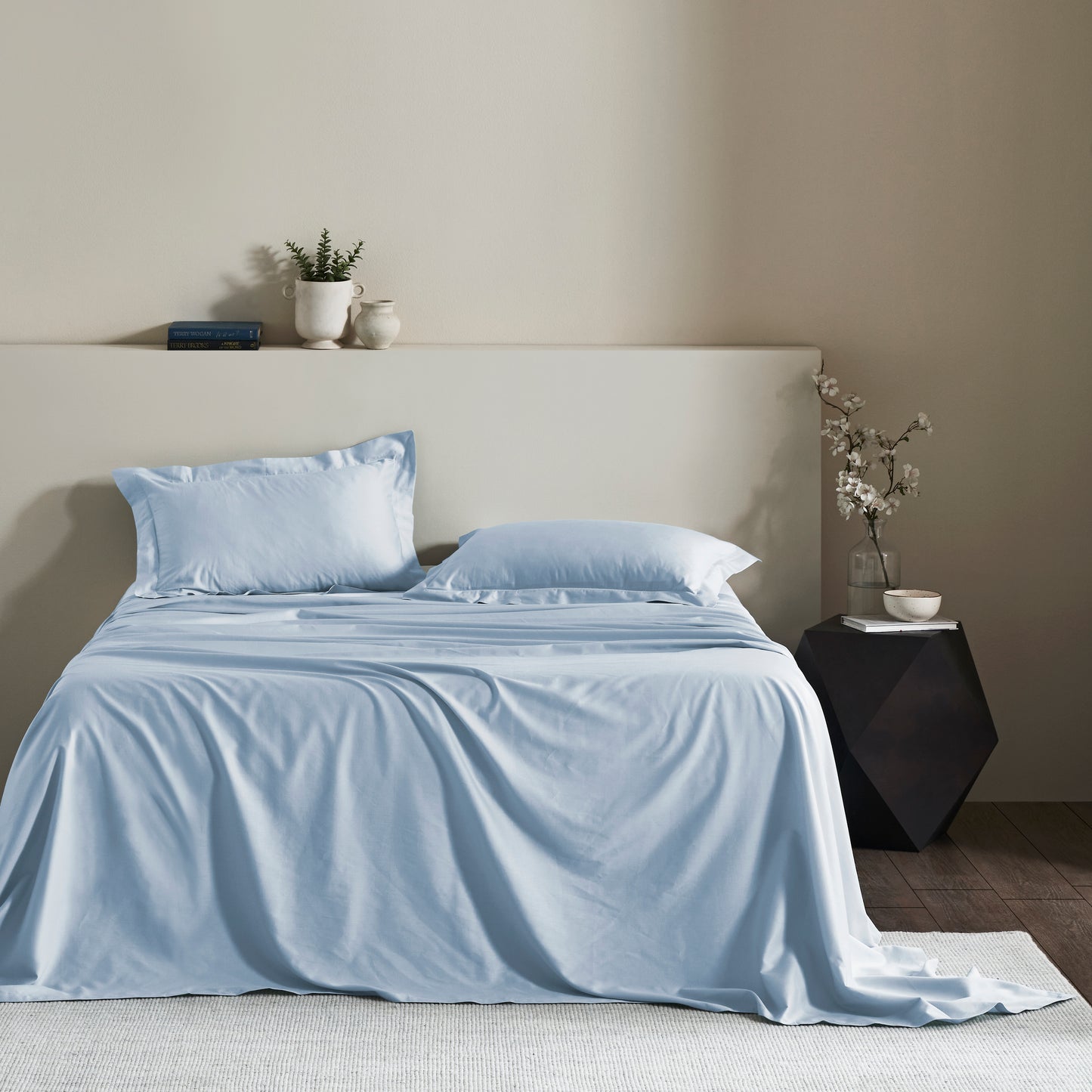 FEATHER STITCH PLAIN BEDSHEET - 300TC