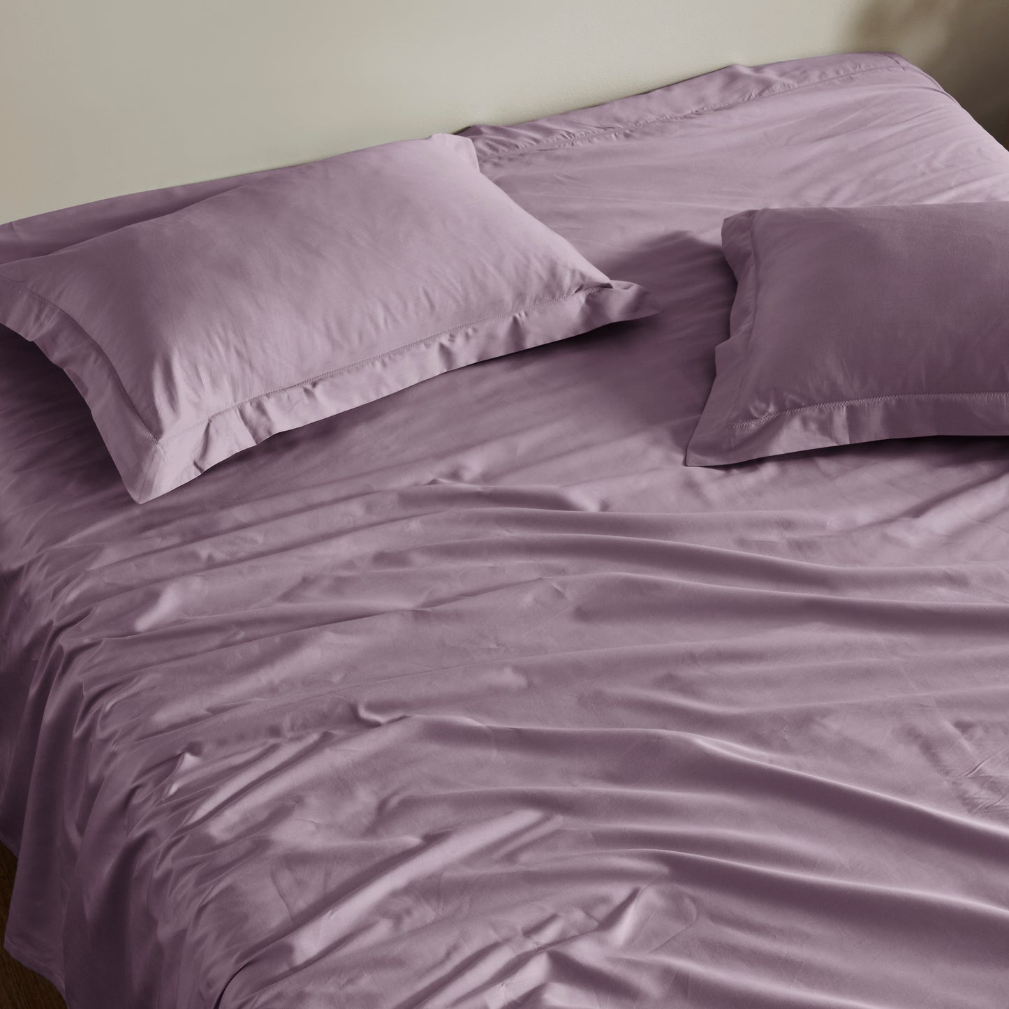 FEATHER STITCH PLAIN BEDSHEET - 300TC