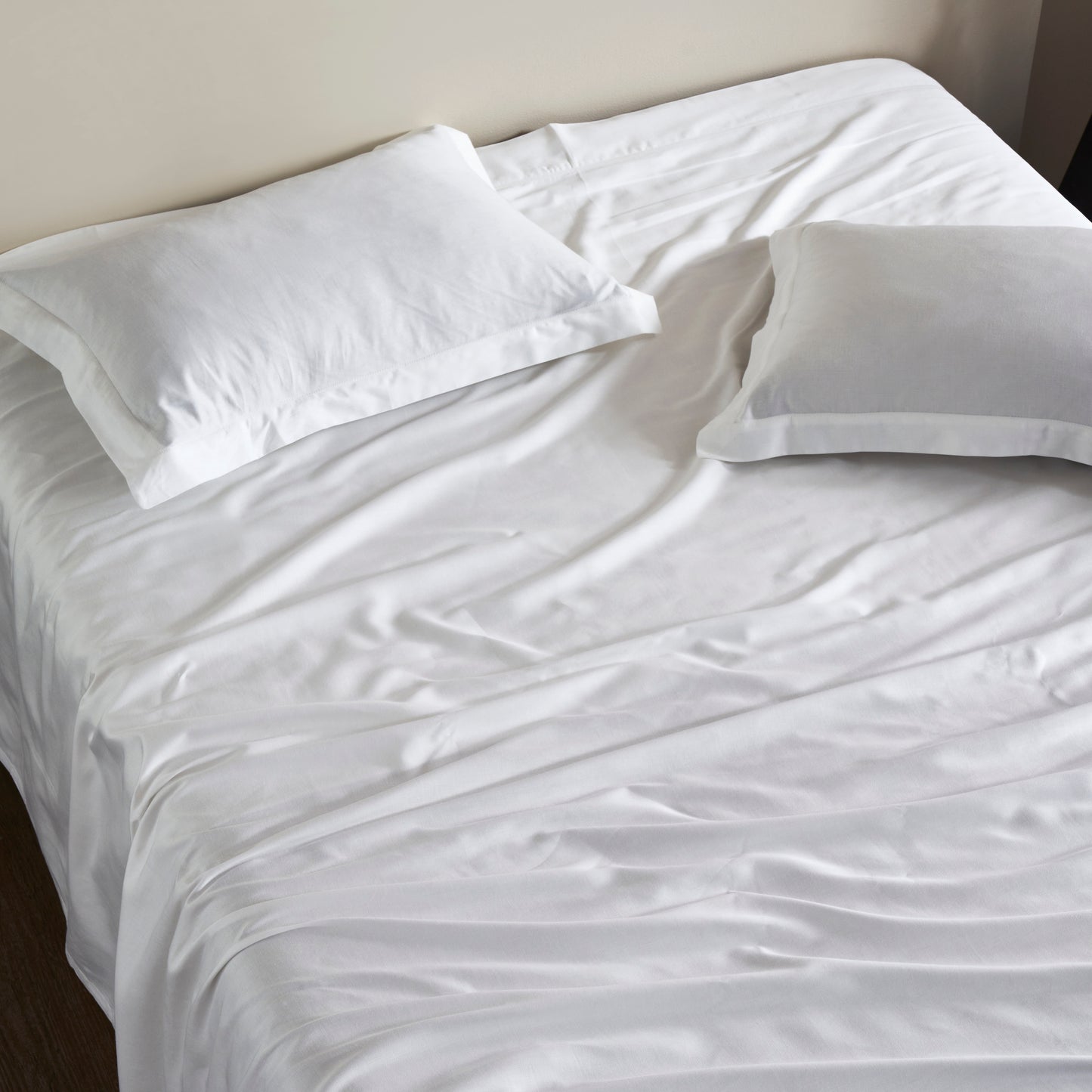 FEATHER STITCH PLAIN BEDSHEET - 300TC