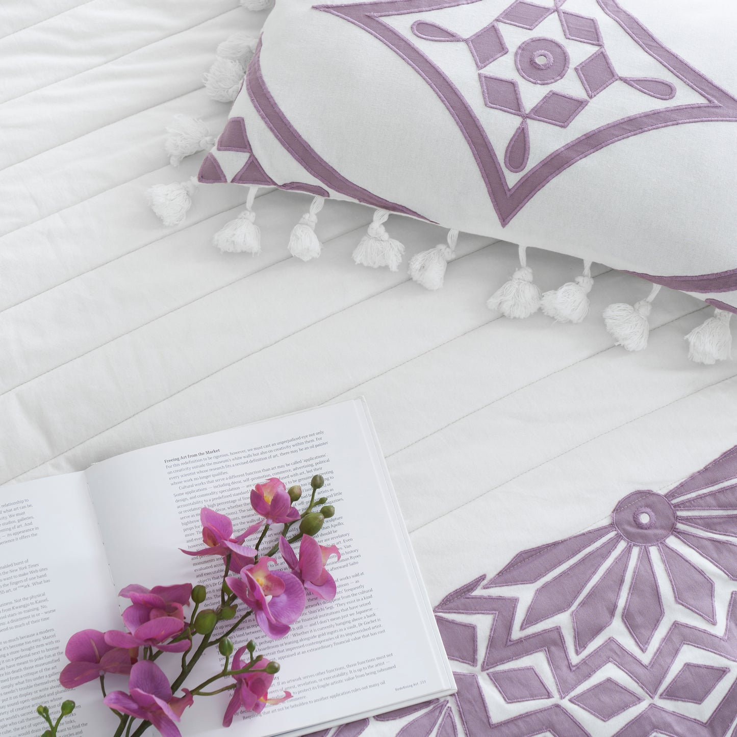 HERRING EMBROIDERED BEDDING SET