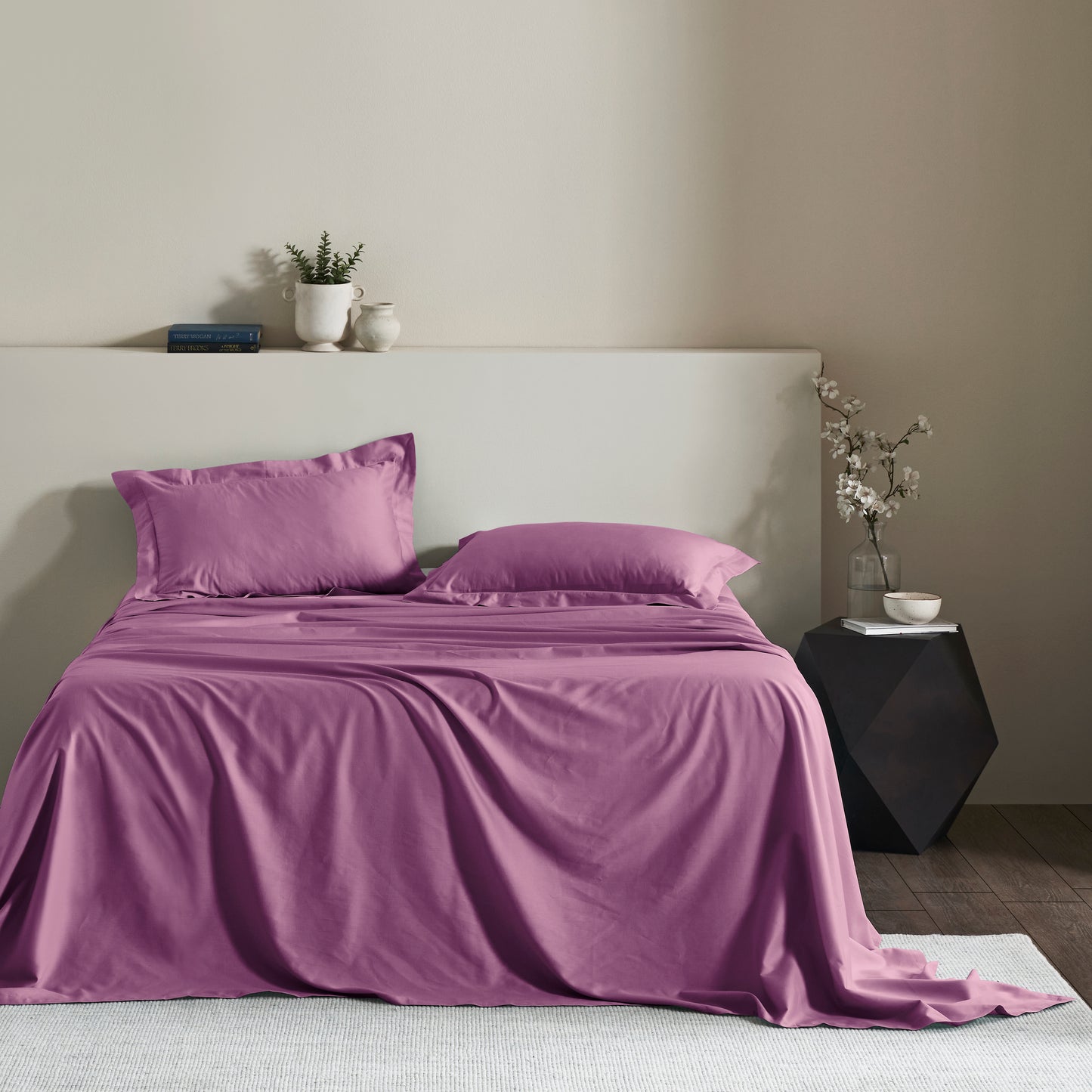 FEATHER STITCH PLAIN BEDSHEET - 300TC