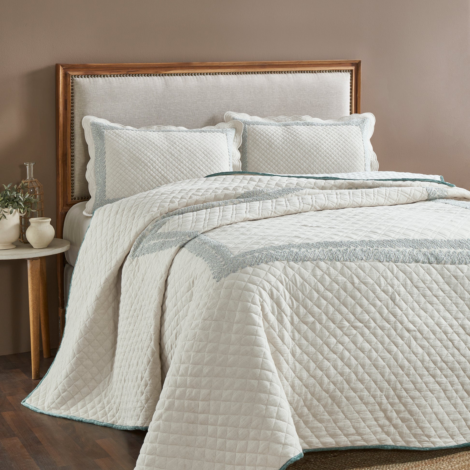 Arturia Quilted Bedding Set