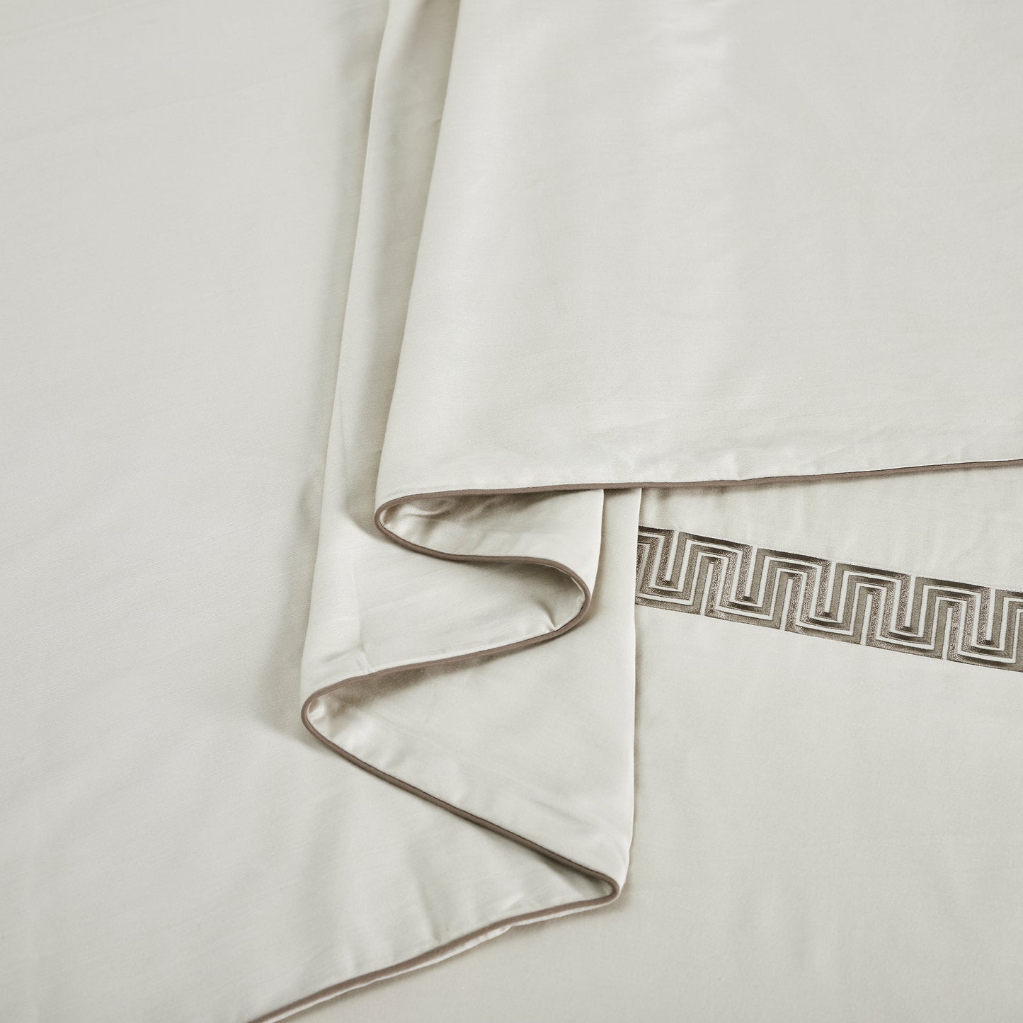 Border Embroidered Duvet Cover Set