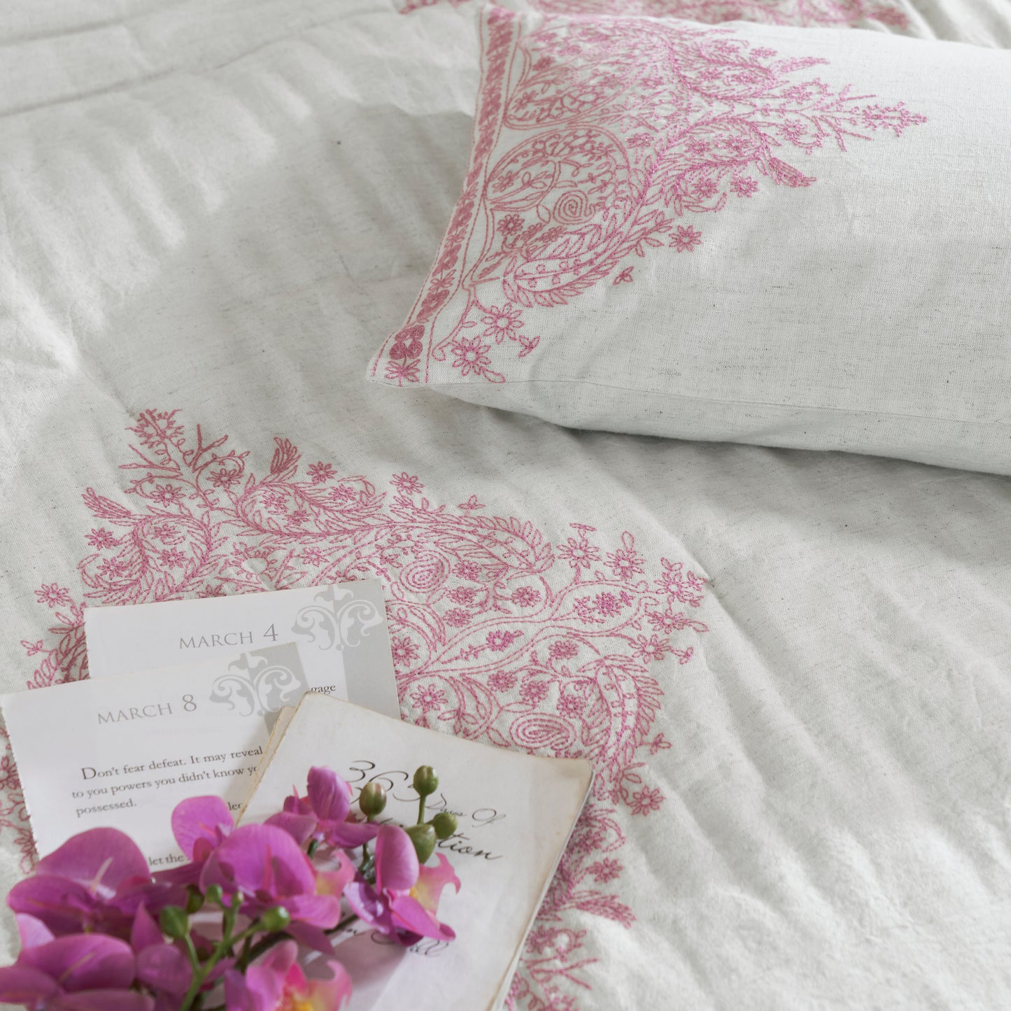 Puffer Embroidered Bedding Set