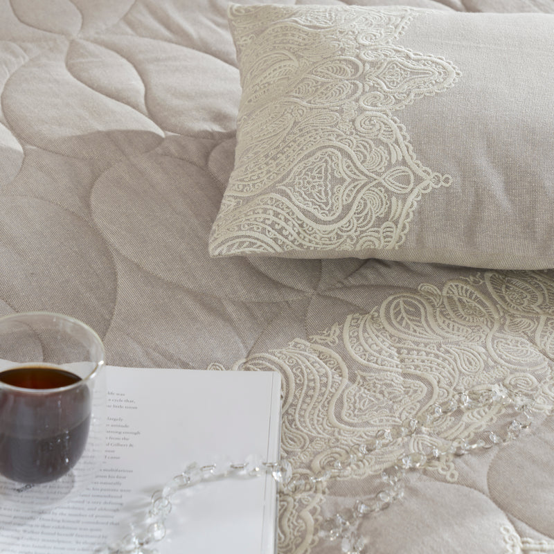 CARP EMBROIDERED BEDDING SET