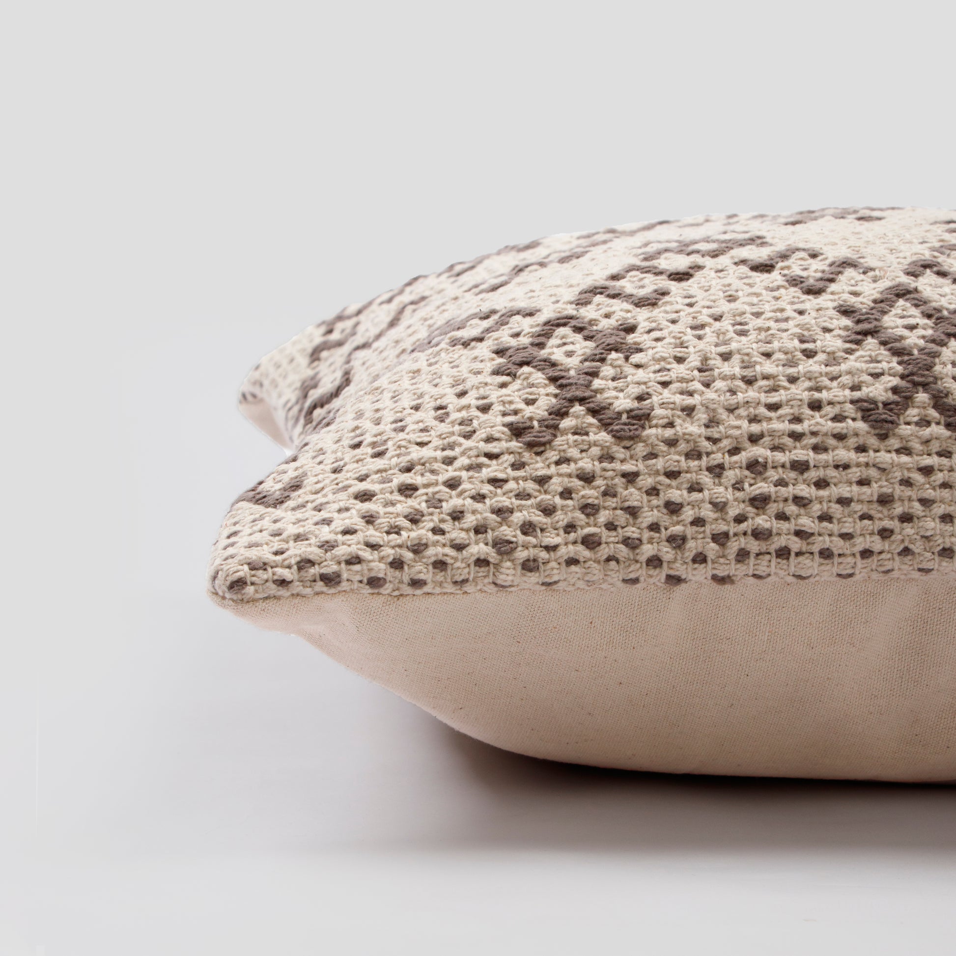 Traverse Cushion Cover | Houmn