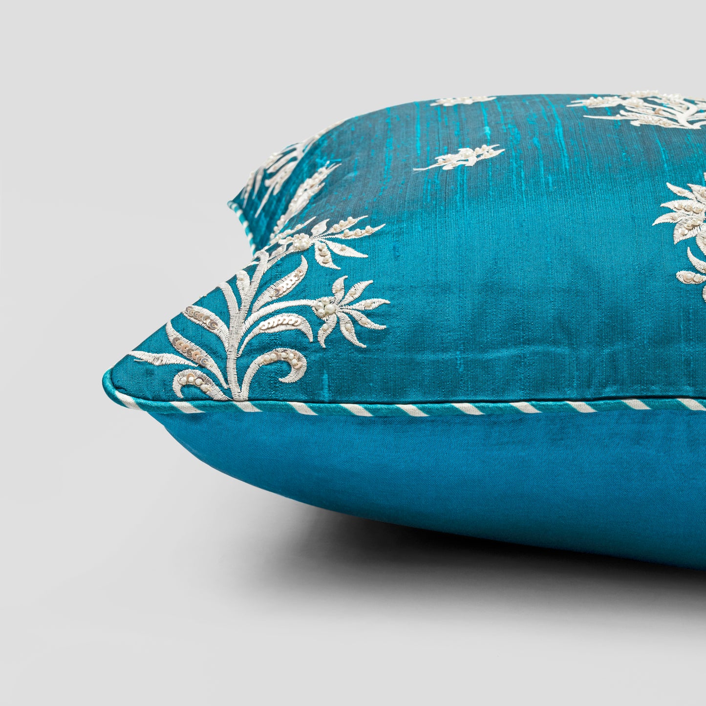 Baag cushion cover